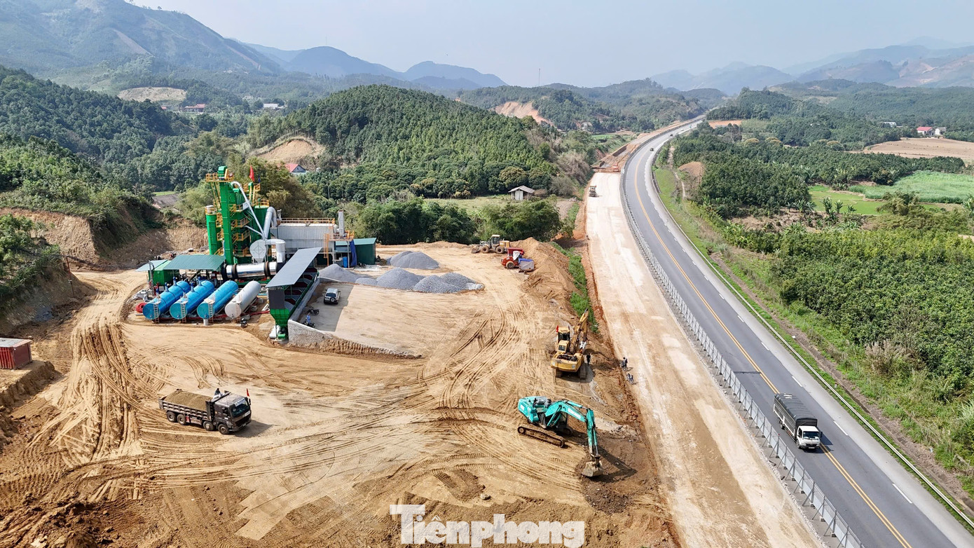 Toàn cảnh công trường mở rộng cao tốc Nội Bài – Lào Cai sau kỳ nghỉ Tết - Ảnh 12