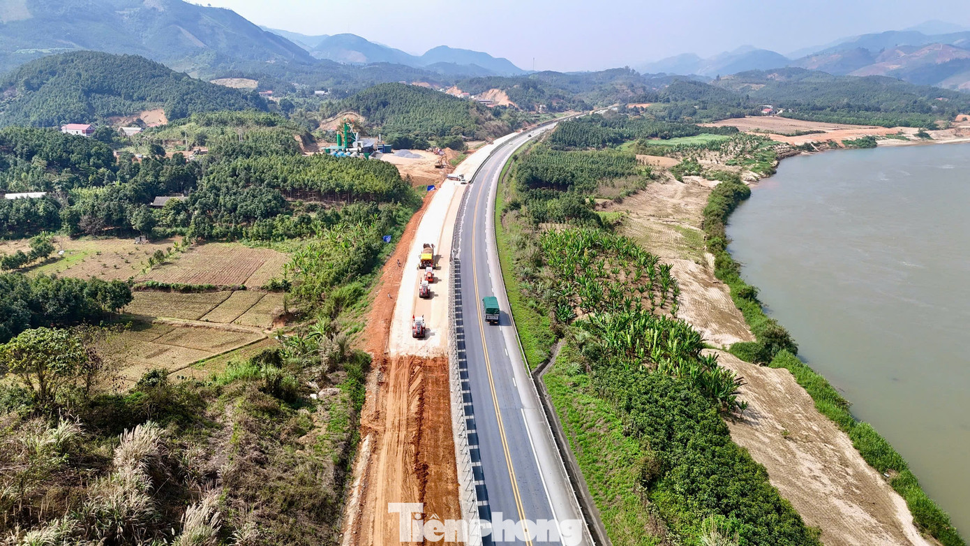 Toàn cảnh công trường mở rộng cao tốc Nội Bài – Lào Cai sau kỳ nghỉ Tết - Ảnh 17