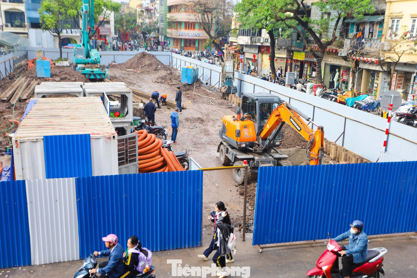 Trên công trường thi công bể nước ngầm chống ngập ở trung tâm Hà Nội - Ảnh 9