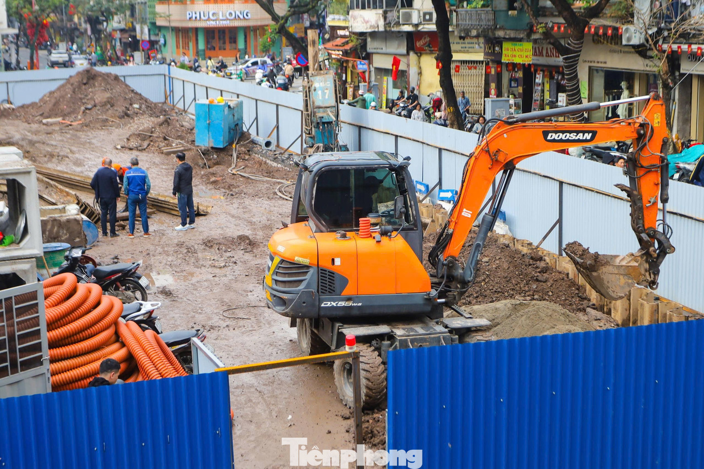 Trên công trường thi công bể nước ngầm chống ngập ở trung tâm Hà Nội - Ảnh 3