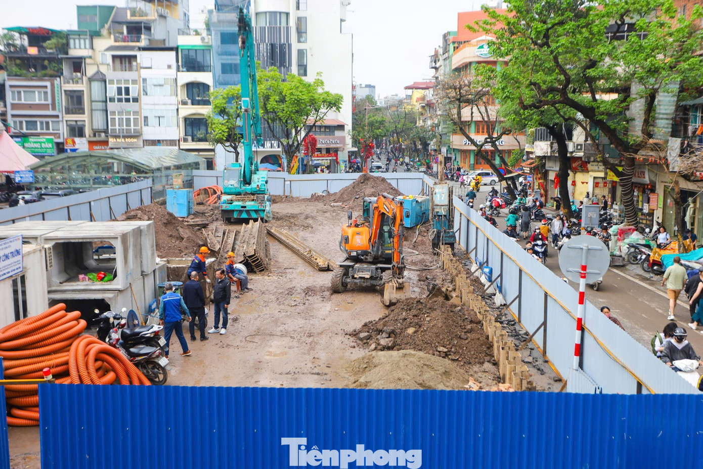 Trên công trường thi công bể nước ngầm chống ngập ở trung tâm Hà Nội - Ảnh 2