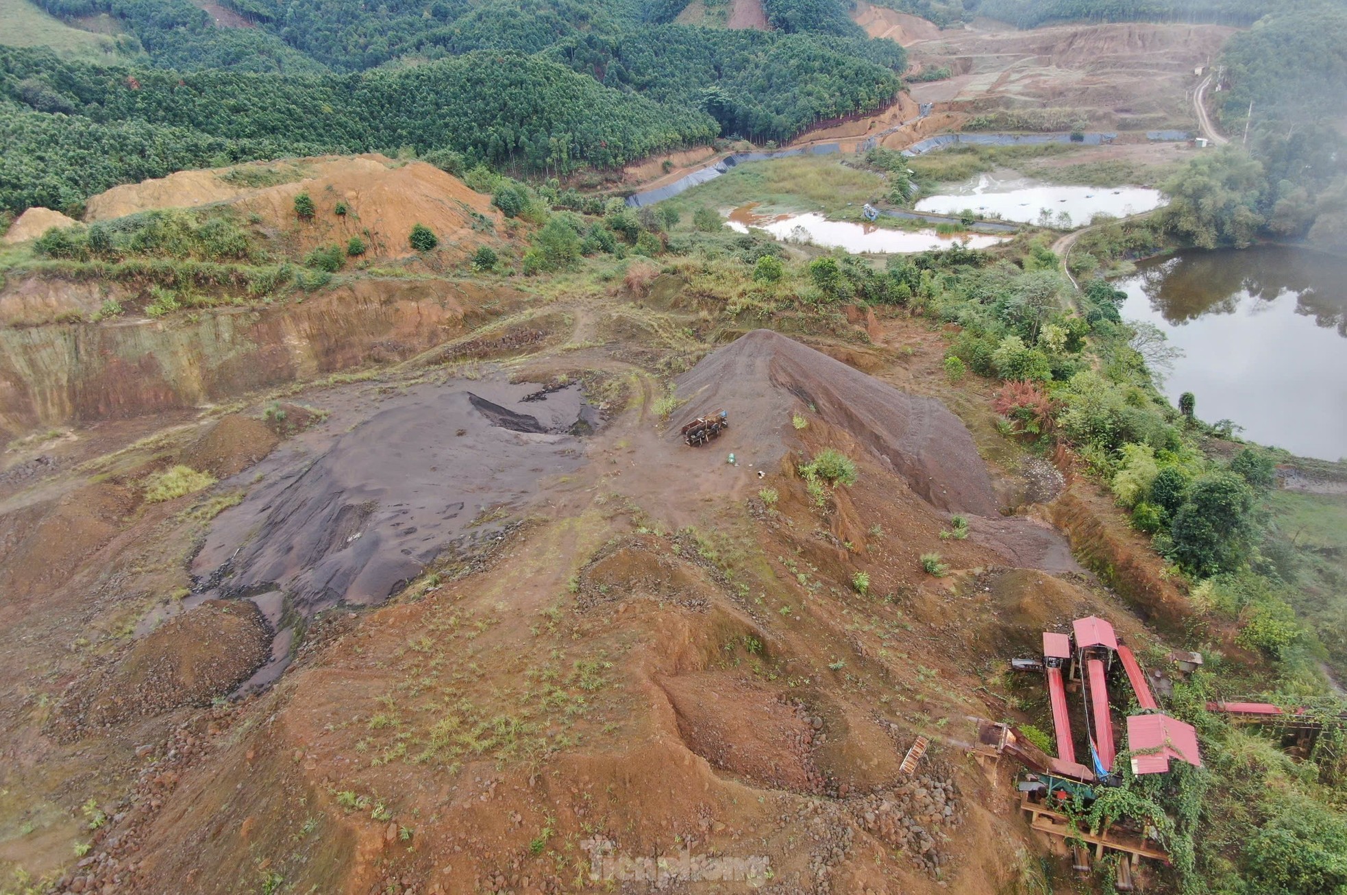 Chiêu lạ của Lưu Đức Hoa: Biến 2.160 tấn quặng thô thành 'cơm mẹ nấu' xuất sang Trung Quốc - Ảnh 2