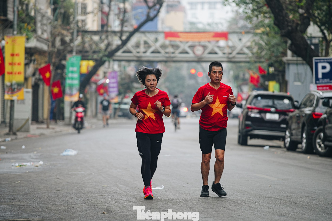 Vẻ đẹp hiếm có của Hà Nội trong buổi sáng đầu năm - Ảnh 12