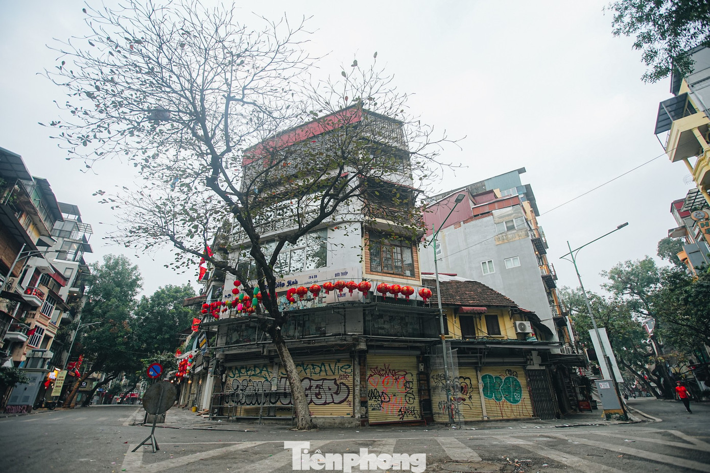 Vẻ đẹp hiếm có của Hà Nội trong buổi sáng đầu năm - Ảnh 19