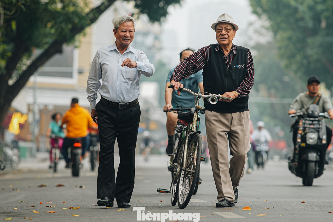 Vẻ đẹp hiếm có của Hà Nội trong buổi sáng đầu năm - Ảnh 36