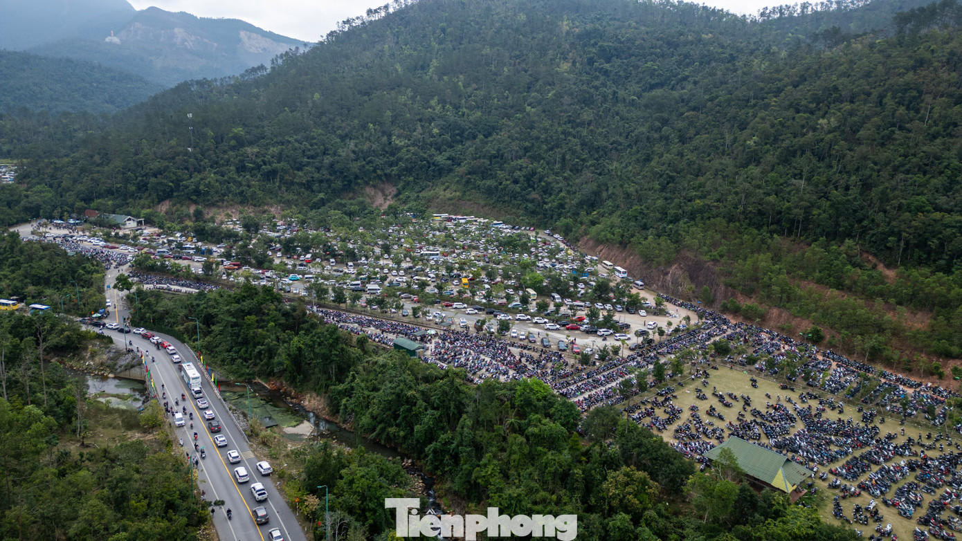 Cảnh tượng chưa từng thấy ở Yên Tử - Ảnh 2