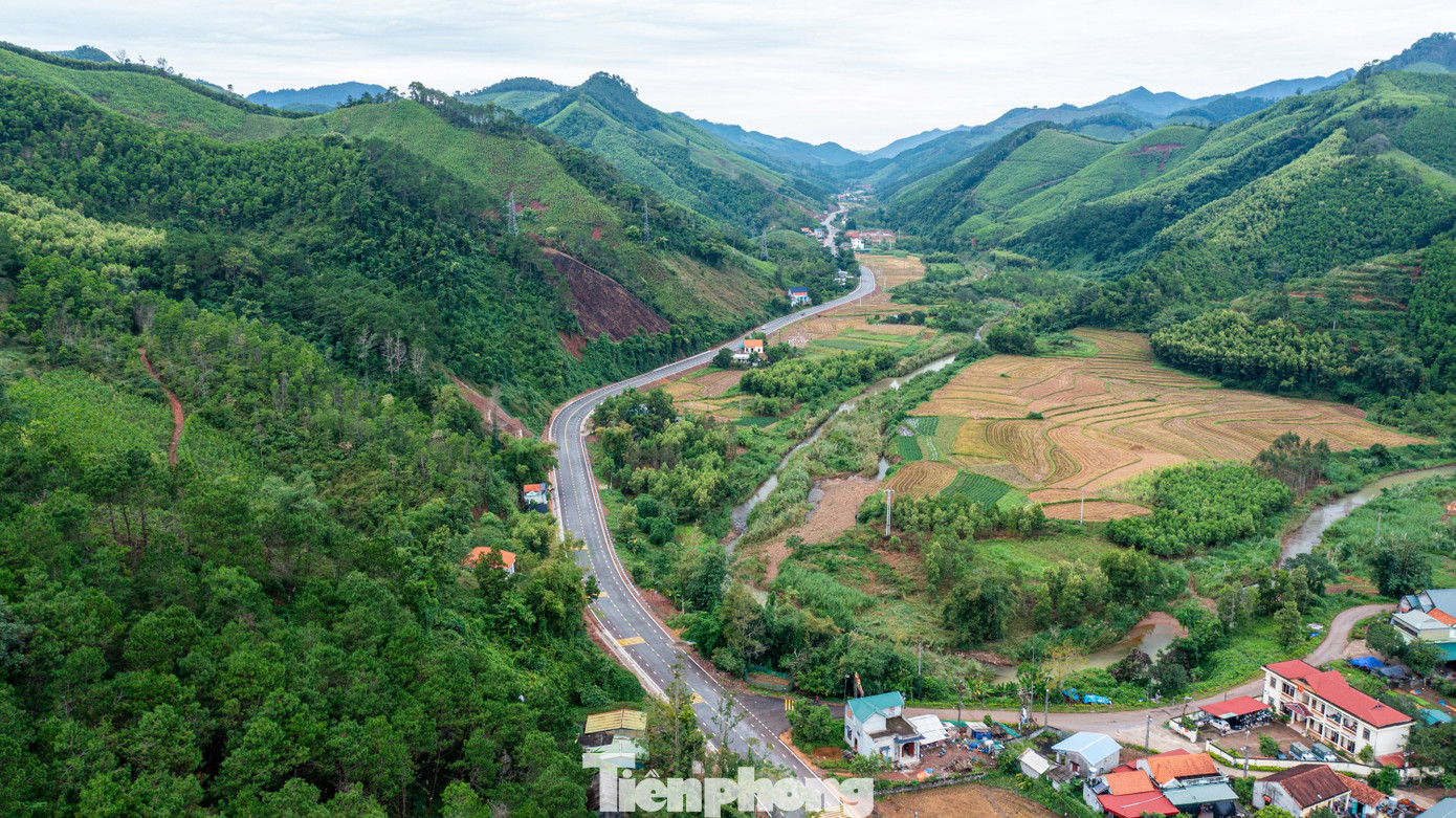 Diện mạo quốc lộ 2.300 tỷ qua Lạng Sơn vừa 'lên đời' - Ảnh 1