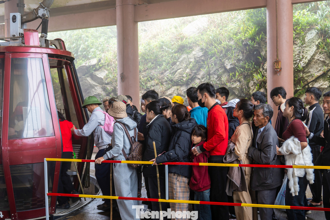 Cảnh tượng chưa từng thấy ở Yên Tử - Ảnh 10