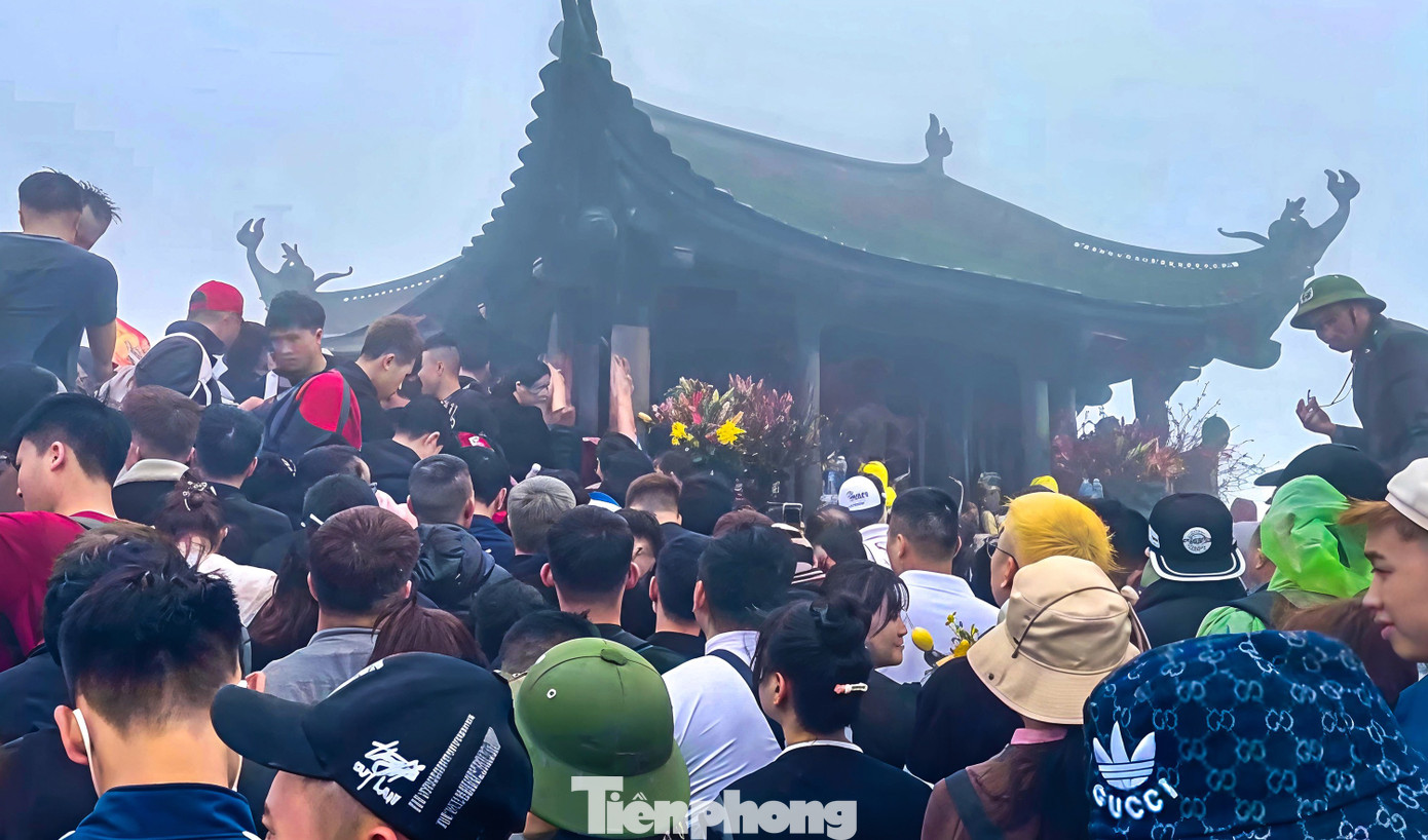 Cảnh tượng chưa từng thấy ở Yên Tử - Ảnh 7