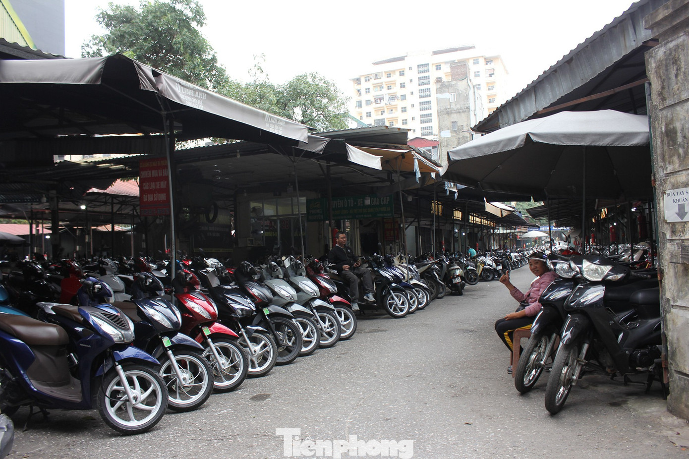 Chợ xe máy Hà Nội ảm đạm chưa từng có, tiểu thương tính bỏ nghề - Ảnh 12