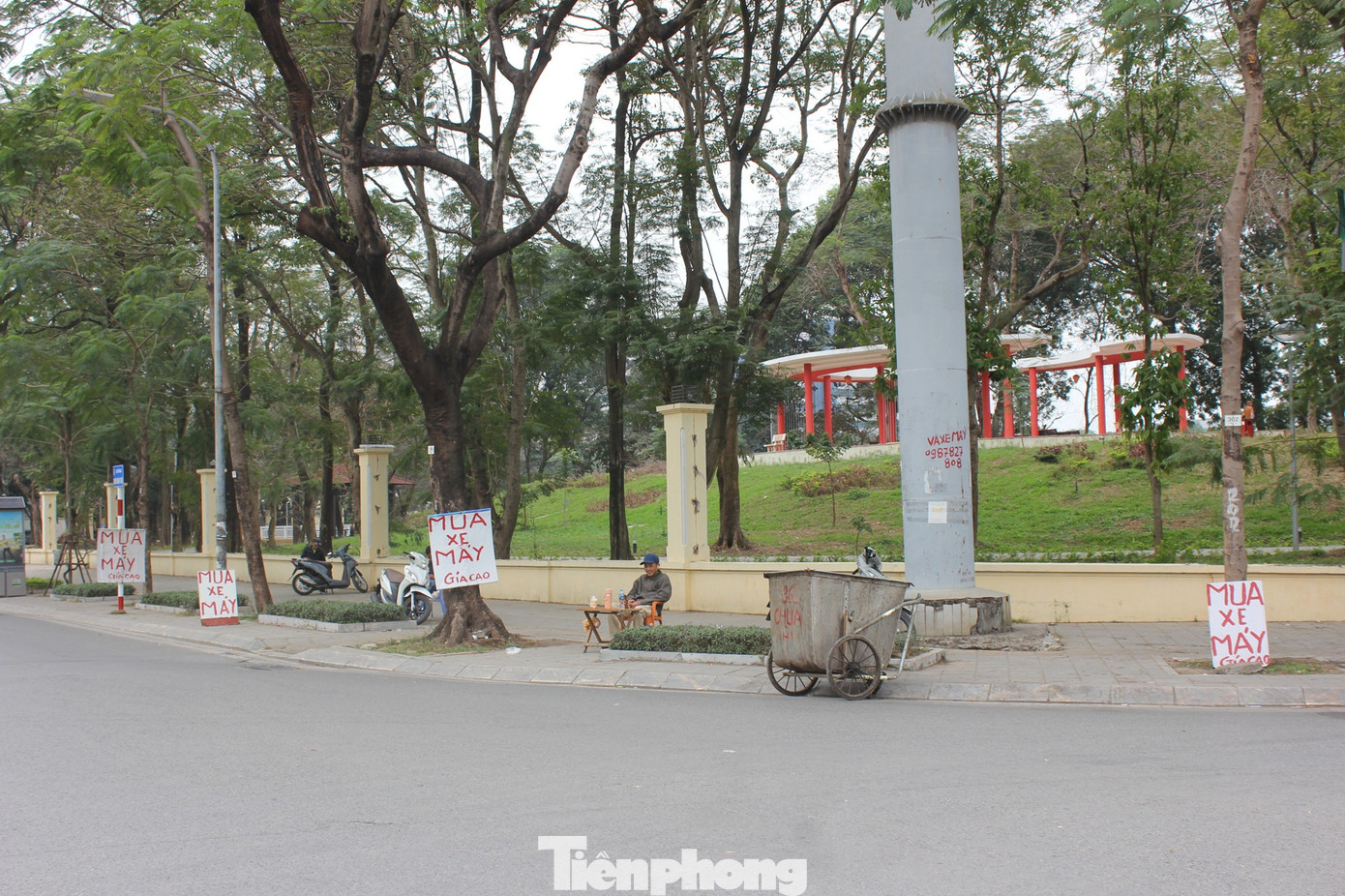 Chợ xe máy Hà Nội ảm đạm chưa từng có, tiểu thương tính bỏ nghề - Ảnh 1