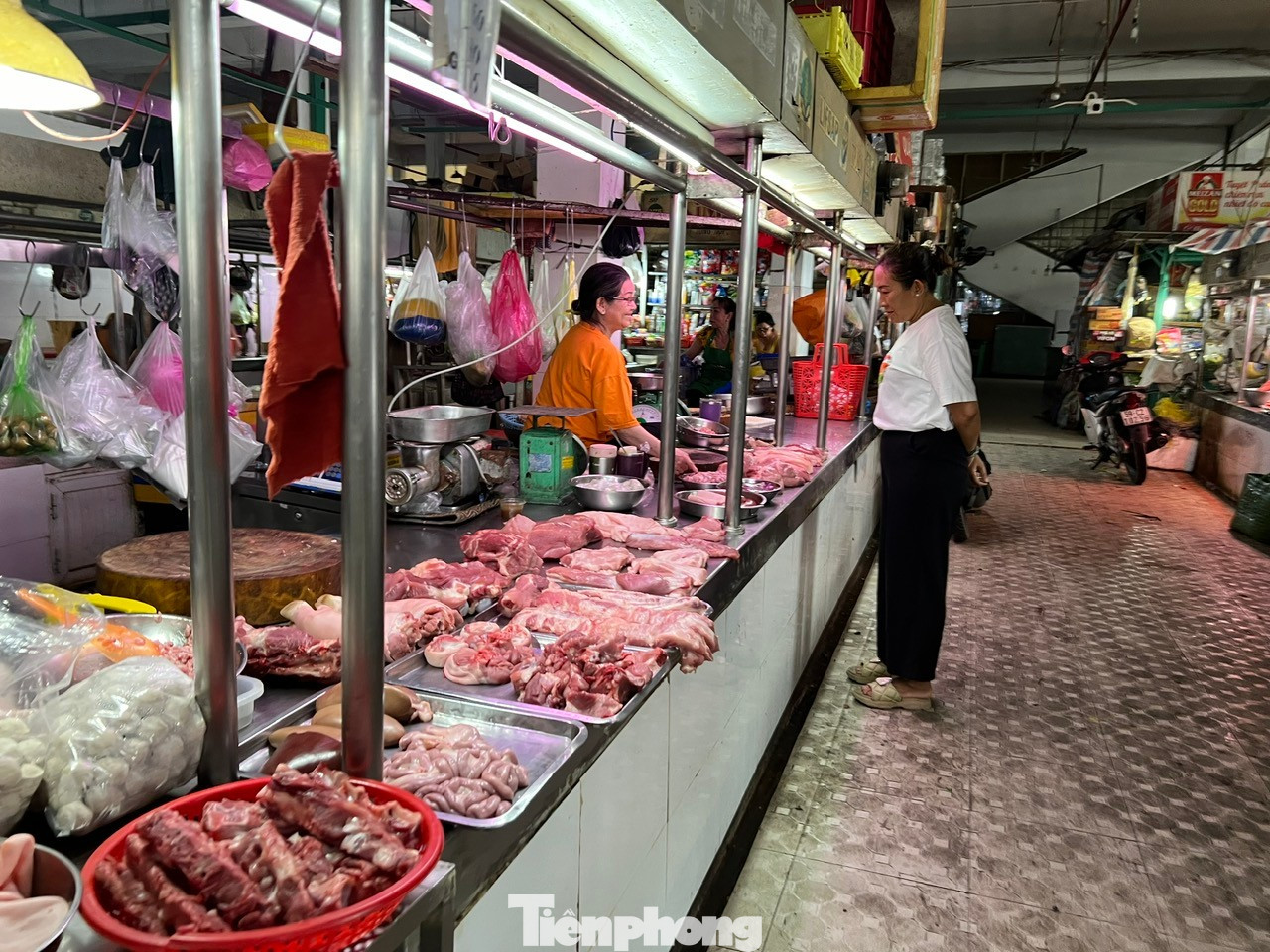 Lý do bà nội trợ TPHCM rụt rè mua thịt heo - Ảnh 4