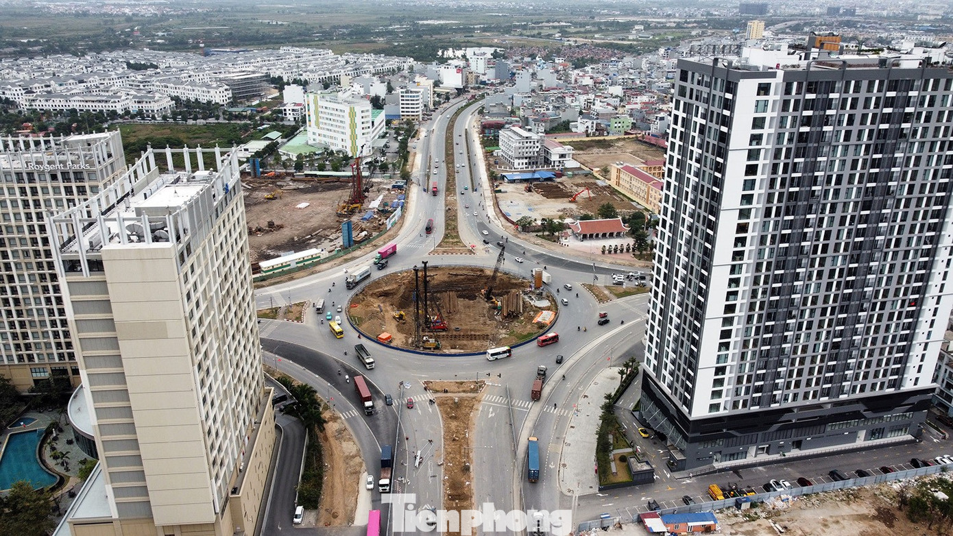 Lắp đèn chiếu sáng cho người dân qua công trường giao thông đẹp nhất Hải Phòng ngày Tết - Ảnh 1