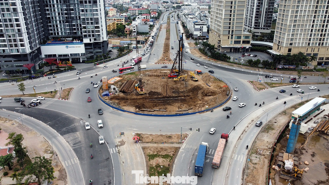 Lắp đèn chiếu sáng cho người dân qua công trường giao thông đẹp nhất Hải Phòng ngày Tết - Ảnh 14