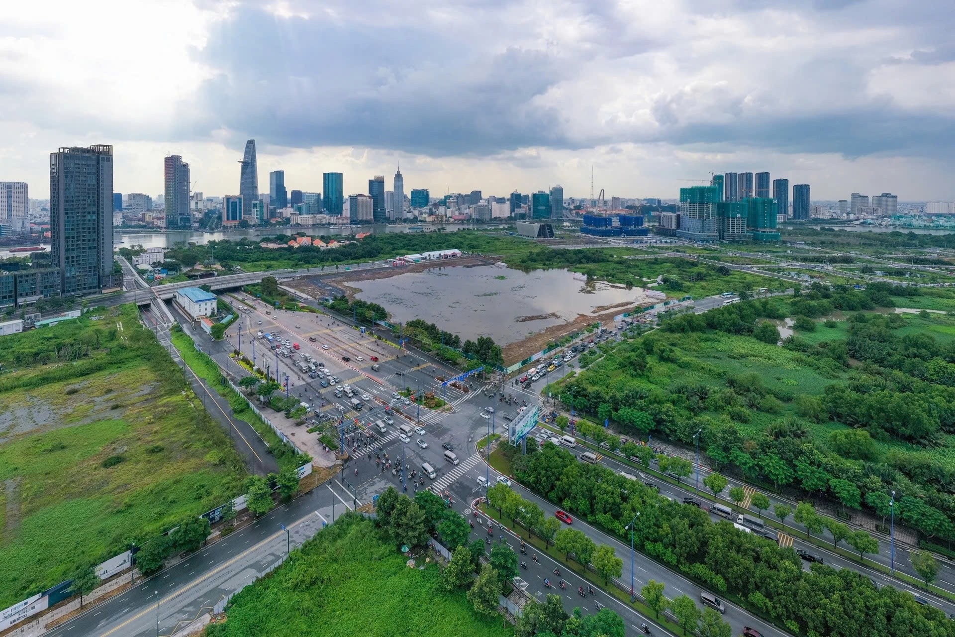 Gia tộc kín tiếng gắn với loạt BĐS đắt đỏ bậc nhất TP HCM muốn tham gia “giải cứu” dự án tỷ USD bị treo gần một thập kỷ ở Thủ Thiêm - Ảnh 1