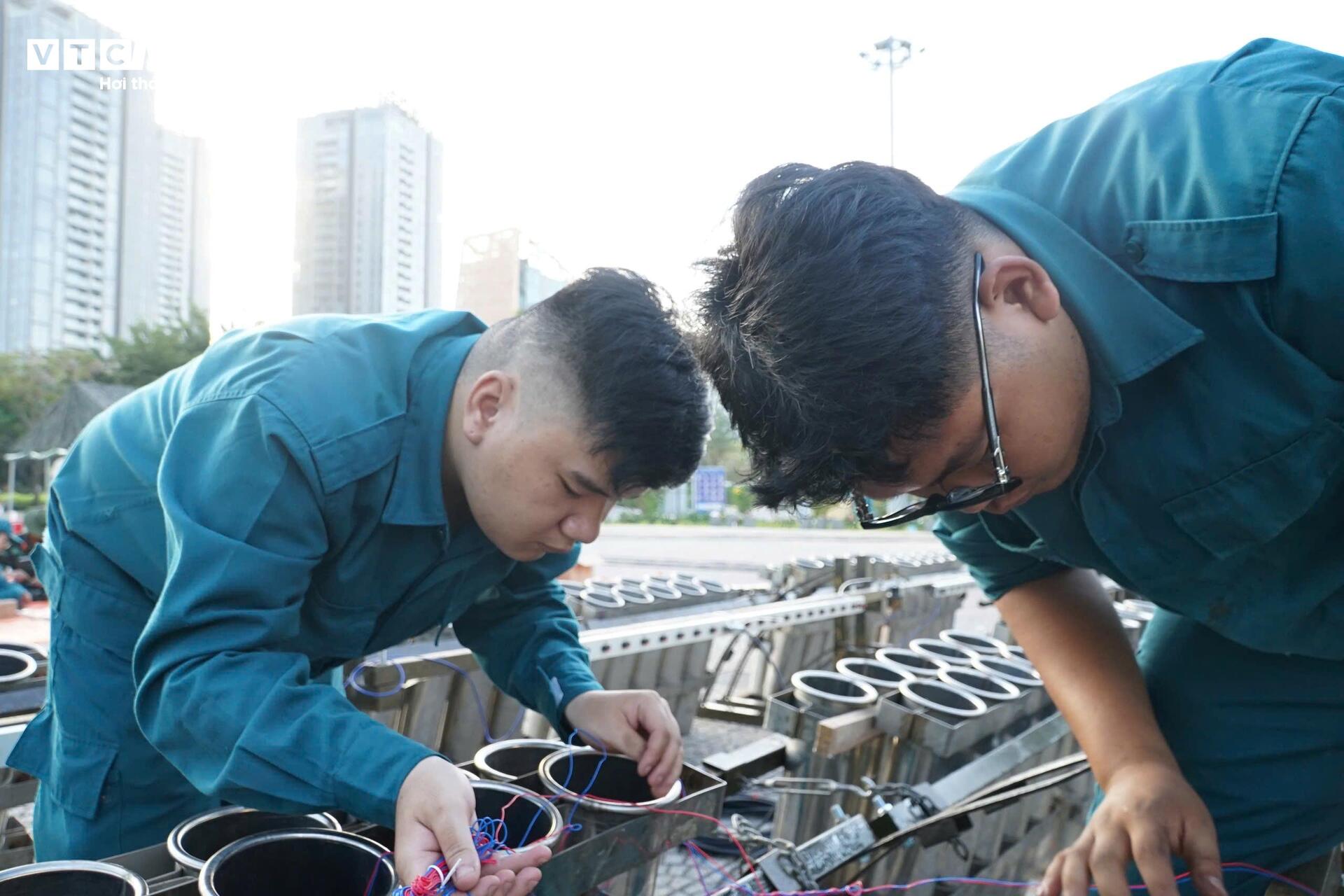 Cận cảnh trận địa pháo hoa ở TP.HCM sẵn sàng khai hỏa đón giao thừa - Ảnh 16