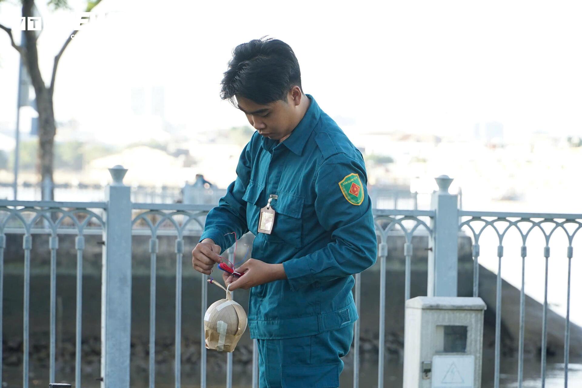 Cận cảnh trận địa pháo hoa ở TP.HCM sẵn sàng khai hỏa đón giao thừa - Ảnh 15