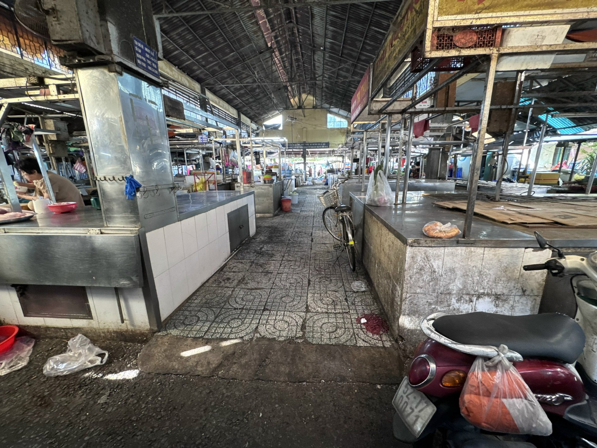 Hải sản giá vẫn cao sau Tết - Ảnh 8