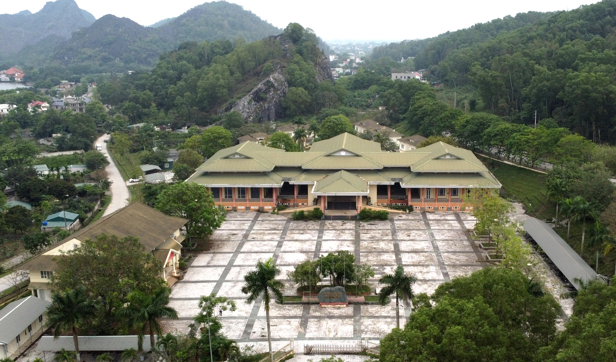 Một viện dưỡng lão bán trú đang được lên kế hoạch: Có xe đưa đón tận nơi, xây trên trung tâm hội nghị cũ - Ảnh 1