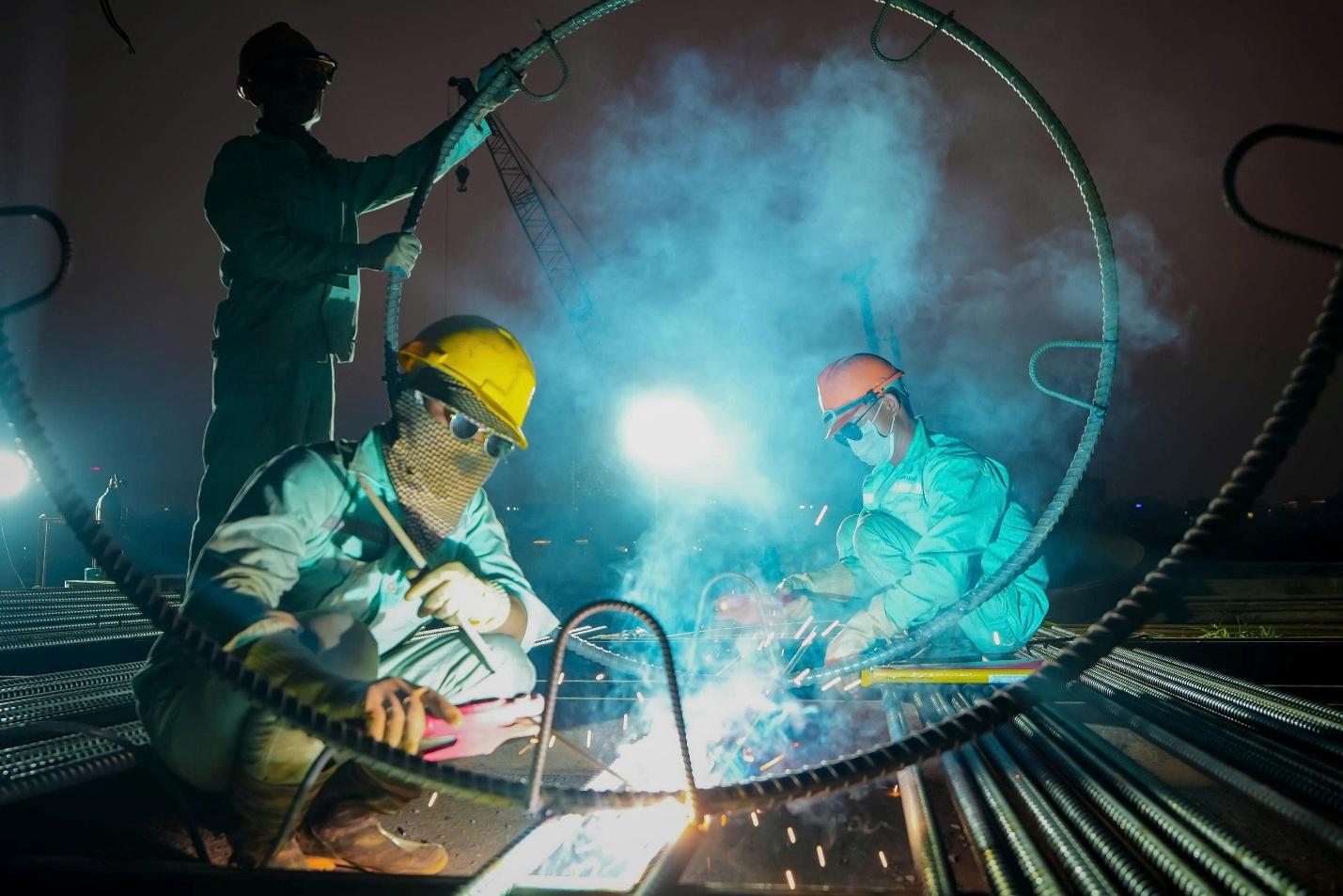 Sau gần 5 tháng khởi công, 'siêu cầu' vượt sông Hồng hơn 15.000 tỷ đồng nối phố cổ với Long Biên đang có tiến độ ra sao? - Ảnh 4