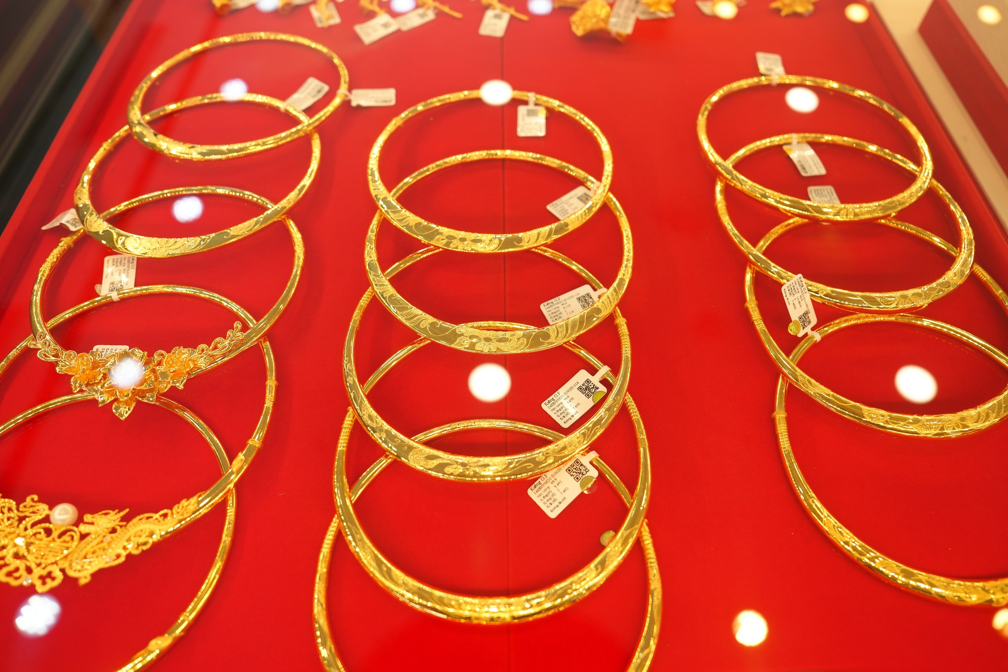 Giá vàng hôm nay 15-2: Dự báo mới nhất về vàng những ngày Tết - Ảnh 1