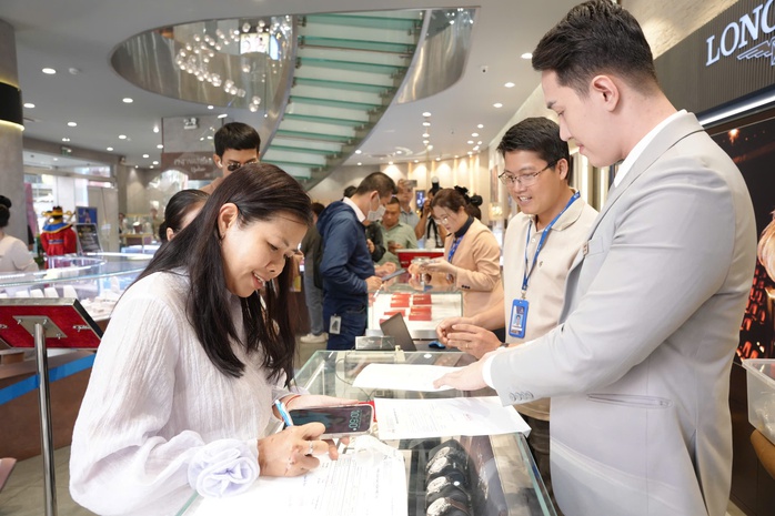 Cuối ngày 25-2, giá vàng miếng neo cao, nhiều công ty ra thông báo quan trọng - Ảnh 1