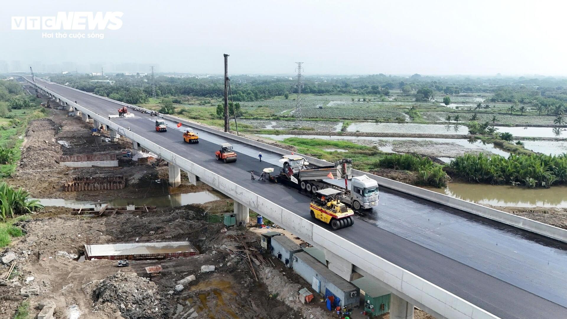 Thi công xuyên Tết dự án Vành đai 3 TP.HCM, nỗ lực thông xe trước 30/4 - Ảnh 9