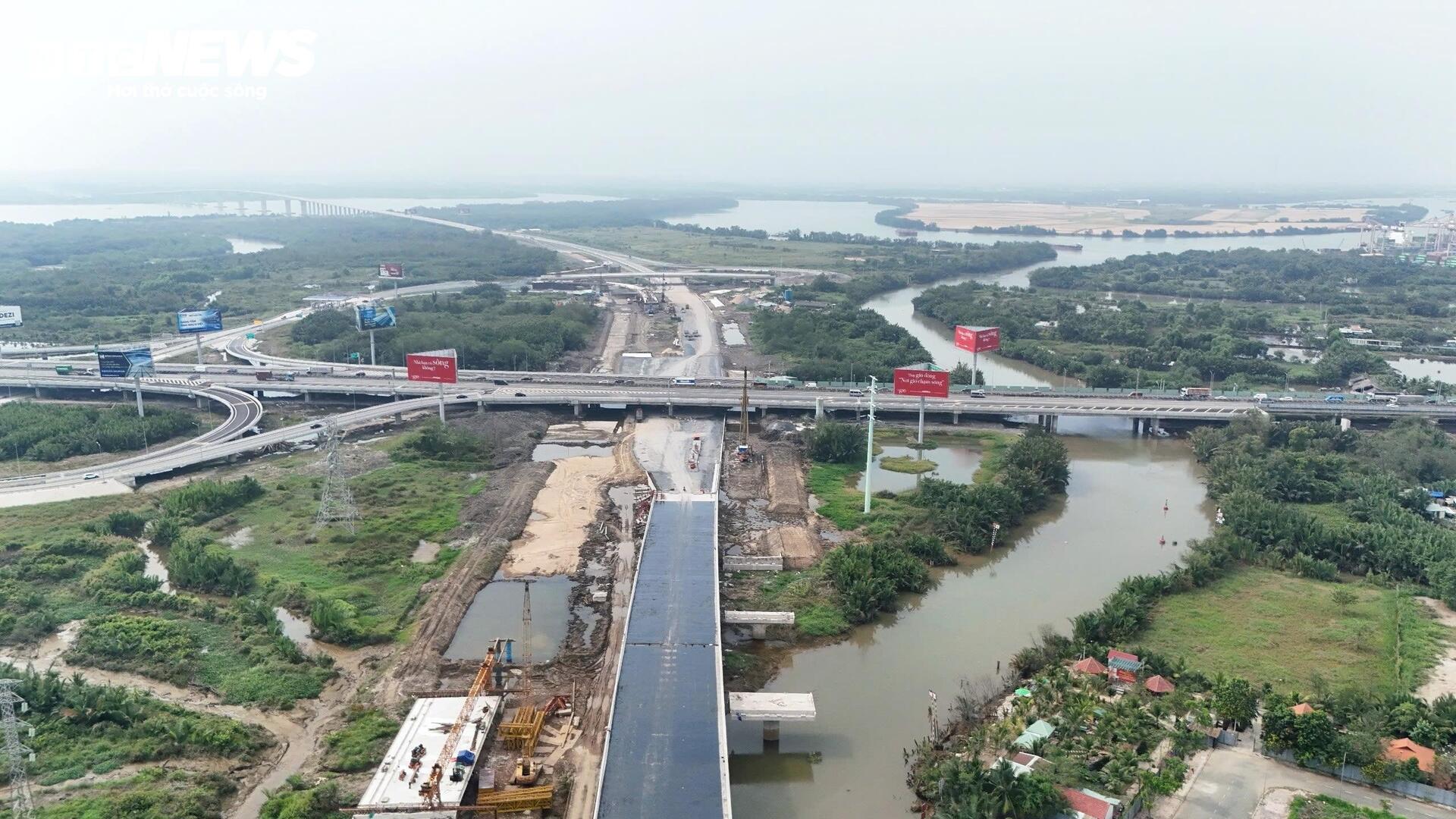 Thi công xuyên Tết dự án Vành đai 3 TP.HCM, nỗ lực thông xe trước 30/4 - Ảnh 7