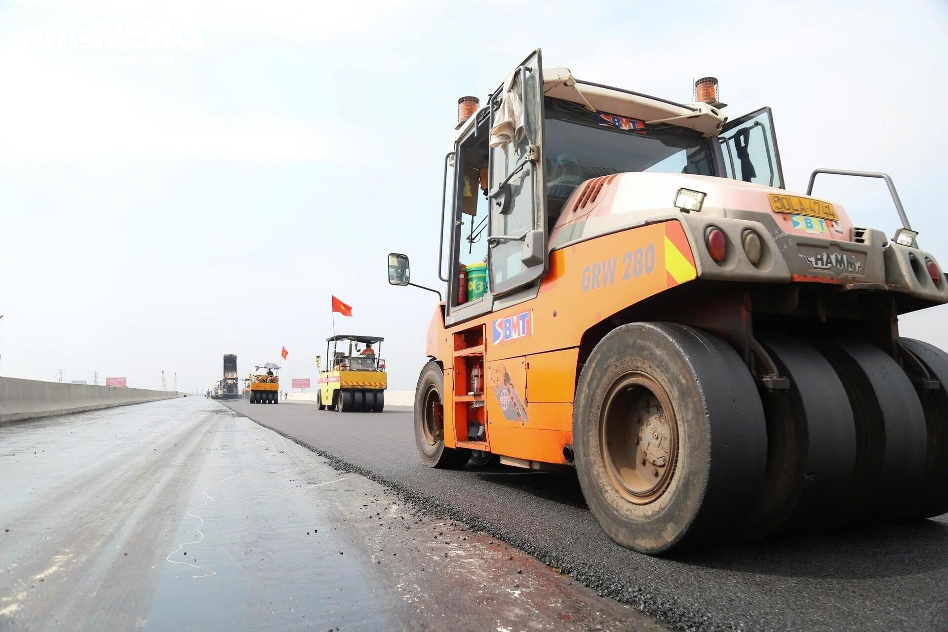 Thi công xuyên Tết dự án Vành đai 3 TP.HCM, nỗ lực thông xe trước 30/4 - Ảnh 4