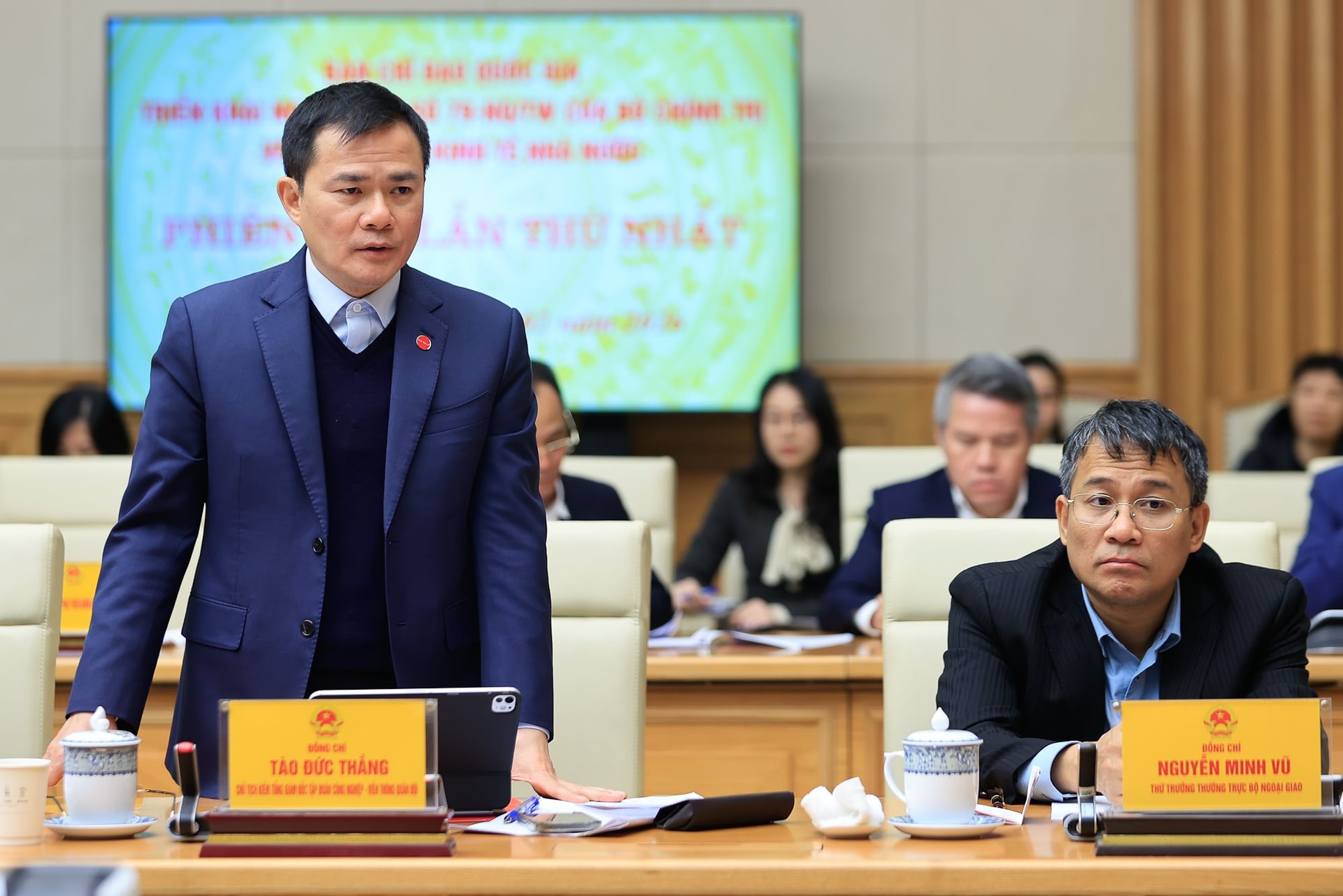 Thủ tướng giao nhiệm vụ cho lãnh đạo Viettel, Petrovietnam, EVN… trong khu vực đóng góp 20% GDP cho VN - Ảnh 2