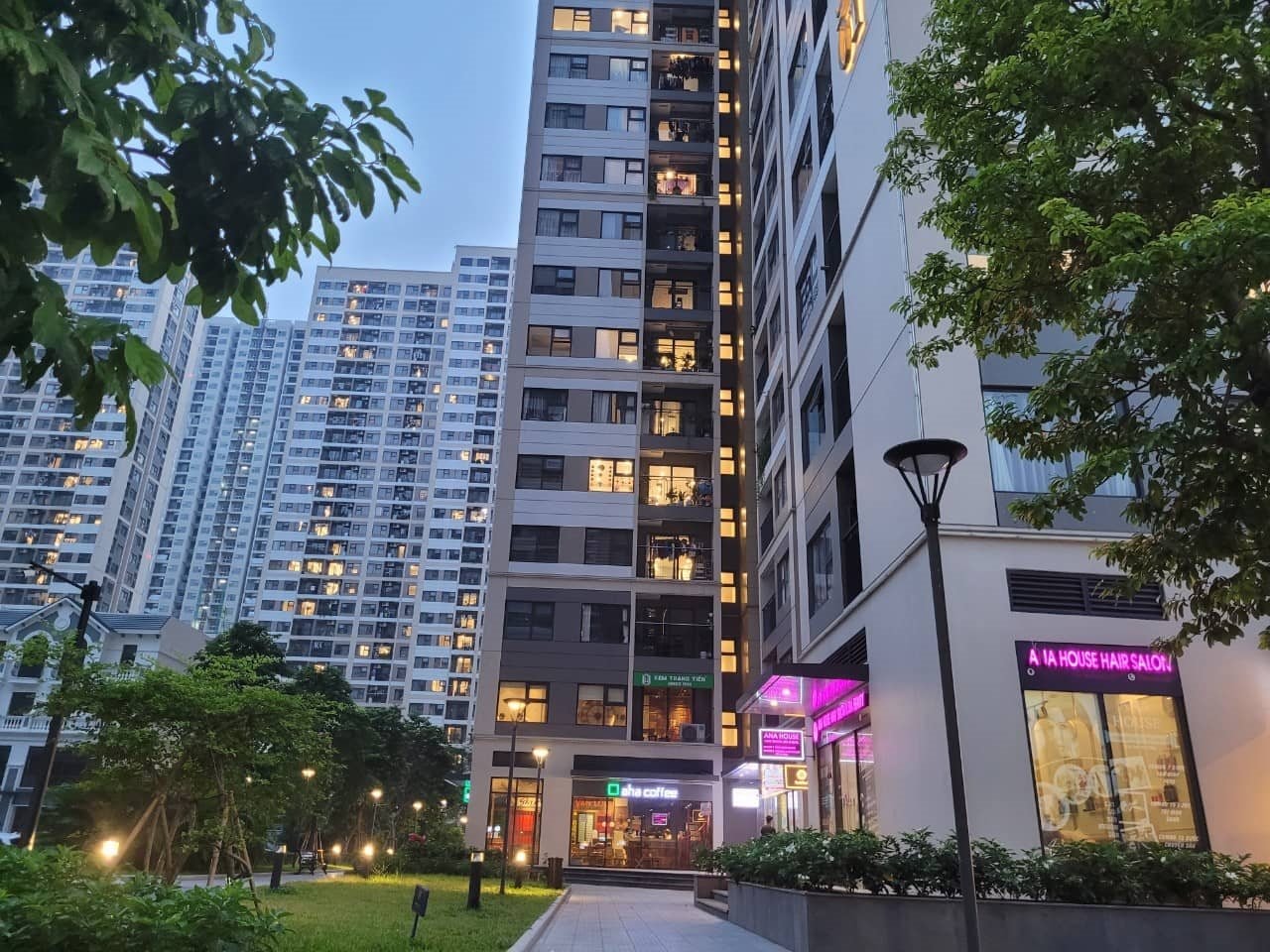 Lãi suất tăng nóng khiến người vay mua nhà “phát sốt” - Ảnh 1