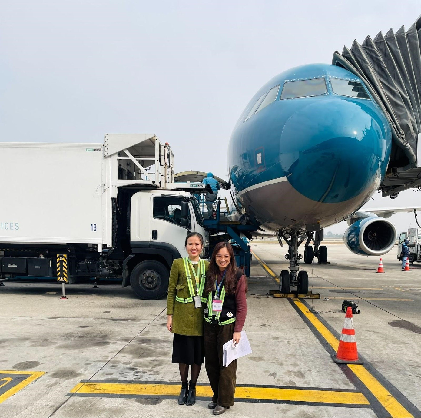 Điều ít biết về quy trình kiểm soát suất ăn trên máy bay - Ảnh 2