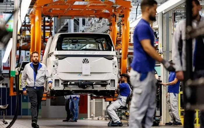 Chuẩn bị đầu tư 2,5 tỷ USD xây nhà máy, một hãng xe châu Âu bỗng chùn chân trước cánh cửa vào nước Mỹ vì 1 lý do - Ảnh 2