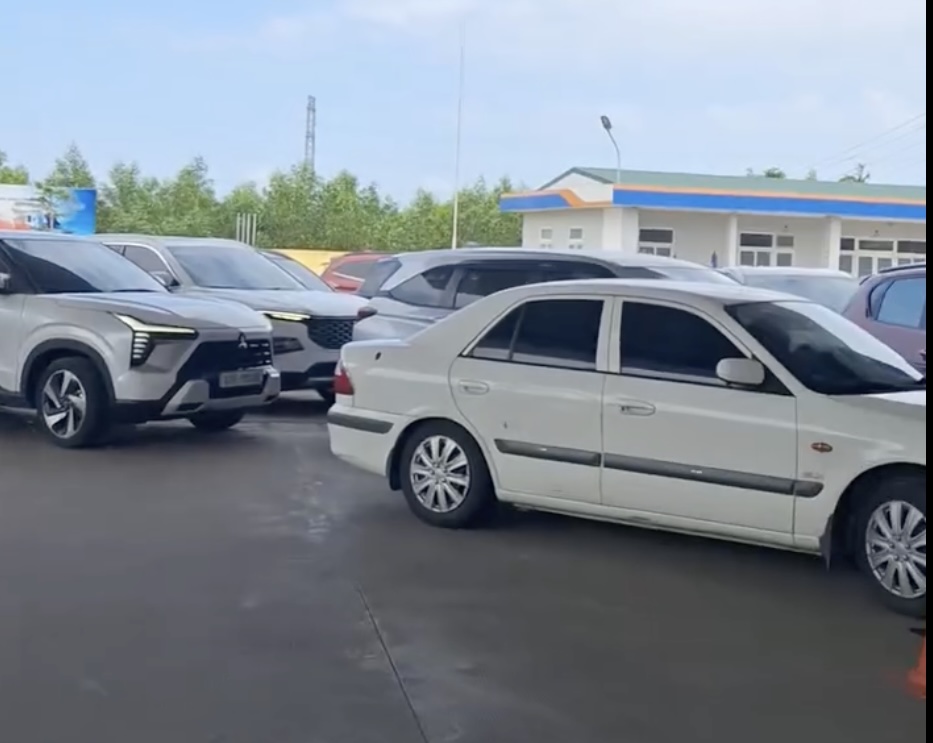 Thực hư cây xăng trên cao tốc chỉ mở 1 vòi để “ép” khách dùng dịch vụ - Ảnh 3