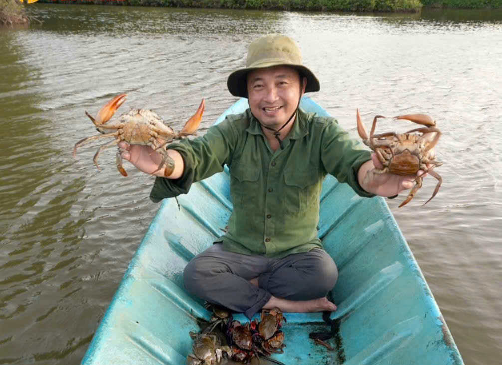 Cua biển Cà Mau tăng giá mạnh những ngày cận Tết - Ảnh 1