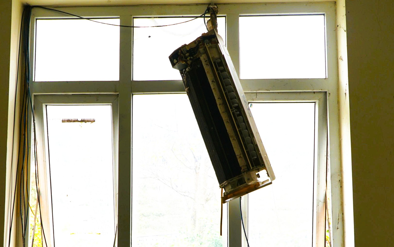 Trung tâm hội nghị 160 tỉ đồng ở Thanh Hóa bị đập phá, trộm tài sản - Ảnh 7