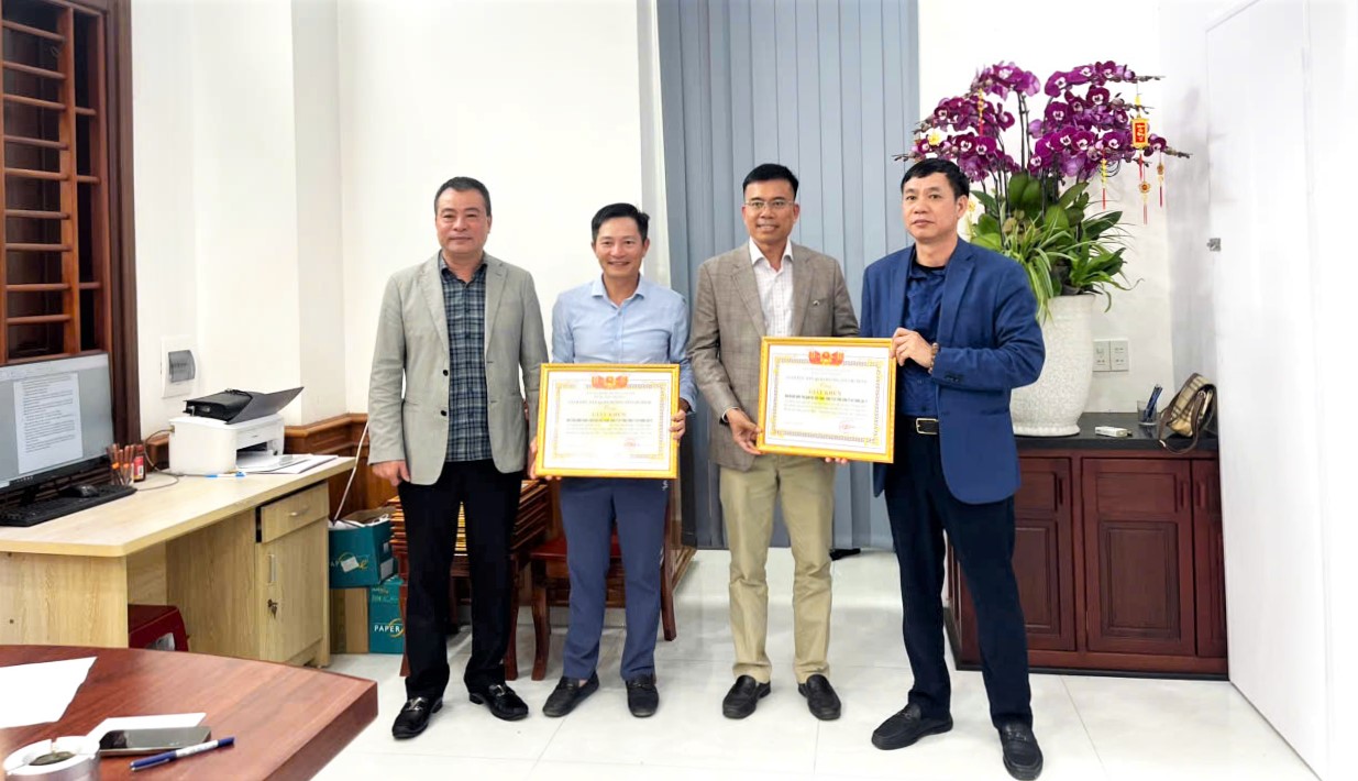 Thi đua 19 ngày đêm, dự án mở rộng cao tốc La Sơn – Hòa Liên giải ngân vượt kế hoạch - Ảnh 2