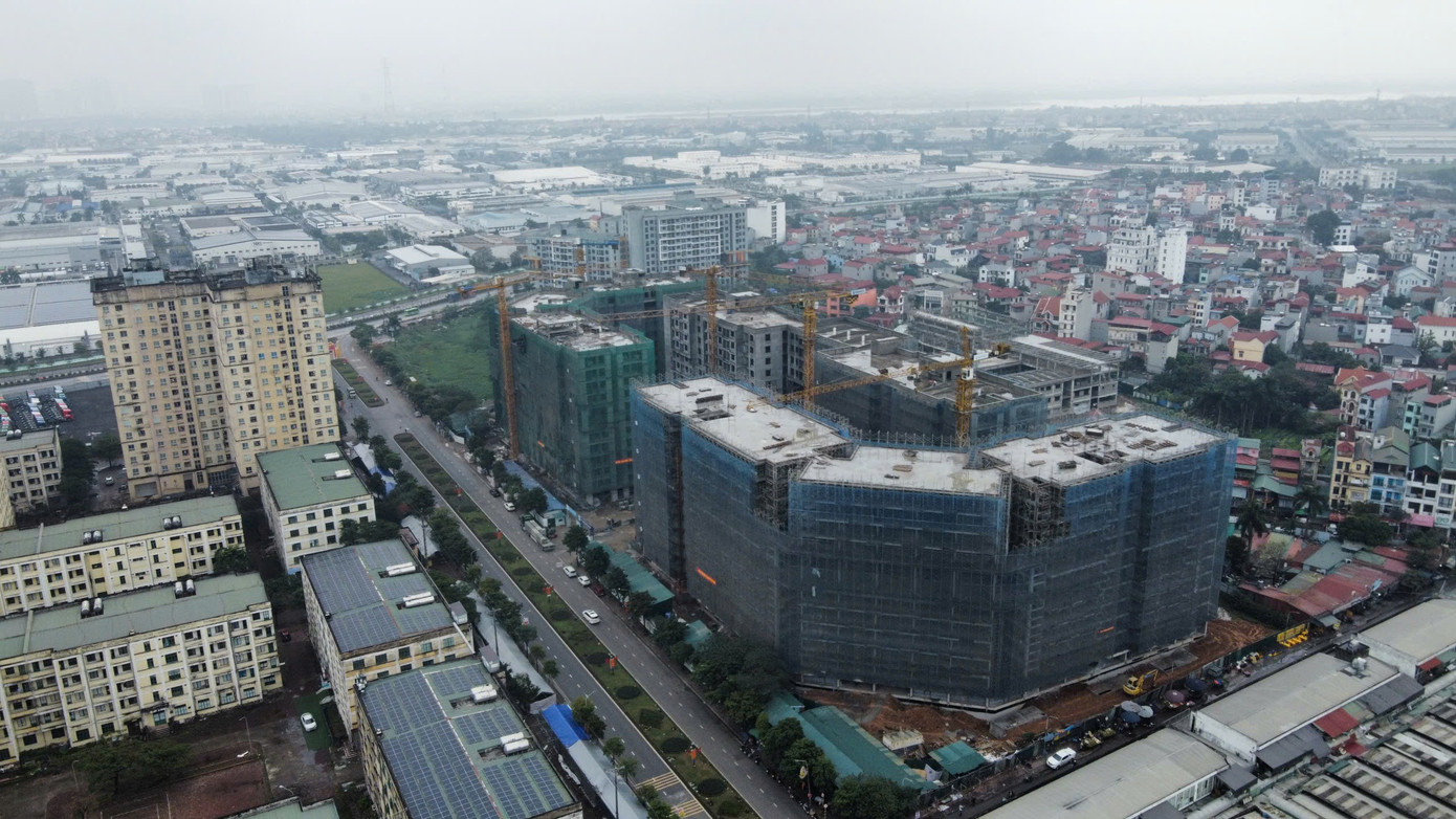 Công nhân vẫn bám công trường NƠXH từng 'nóng' chuyện dân xếp hàng xuyên đêm nộp hồ sơ - Ảnh 10