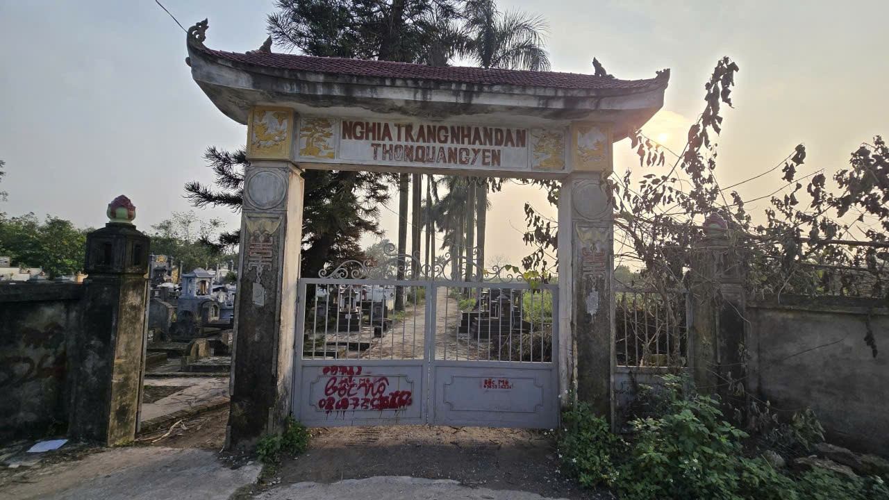 Xây hơn 80 mộ giả để 'giữ chỗ' - Ảnh 2