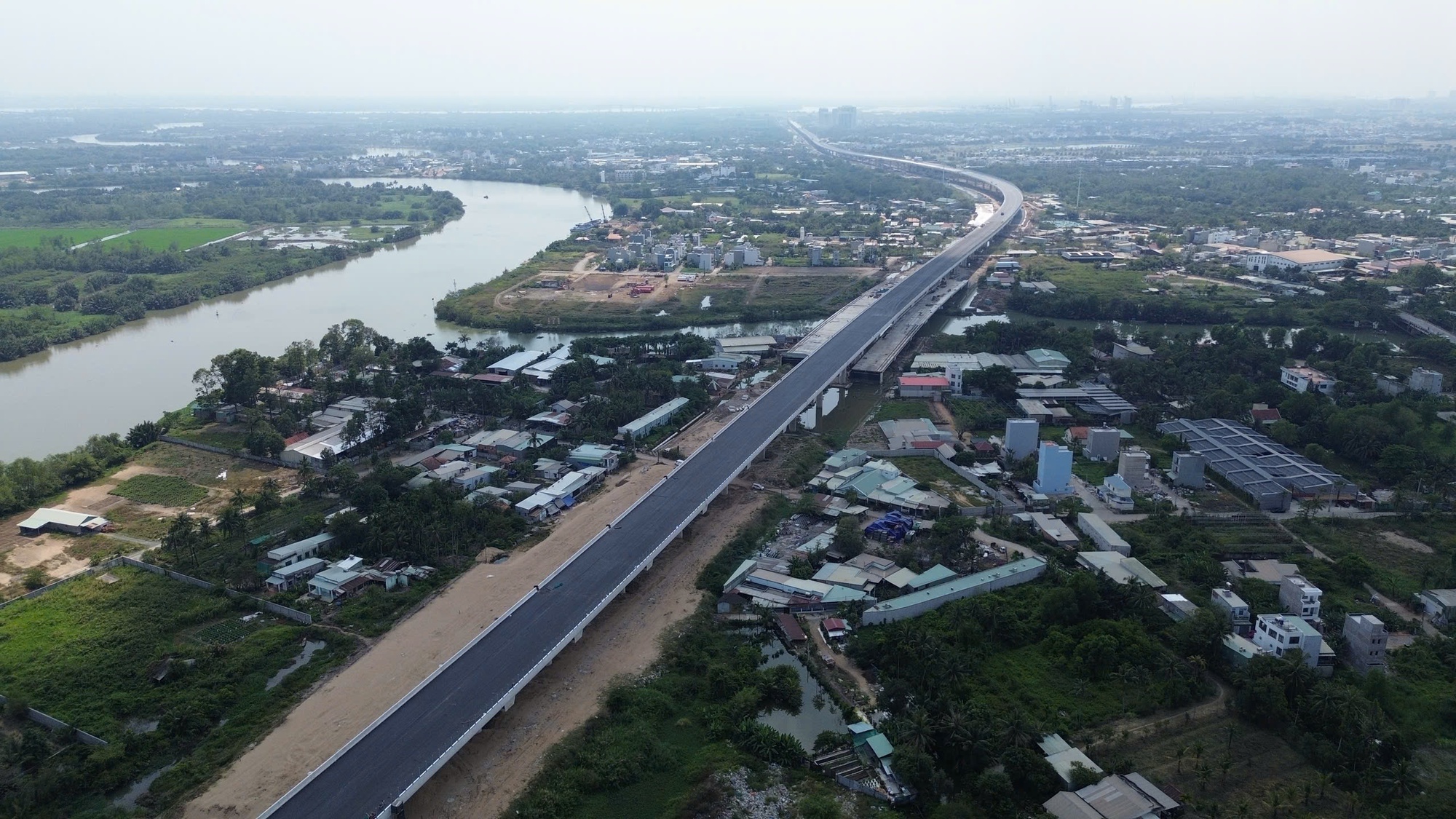 Những công trình "mở rộng đường băng" cho TPHCM cất cánh - Ảnh 5