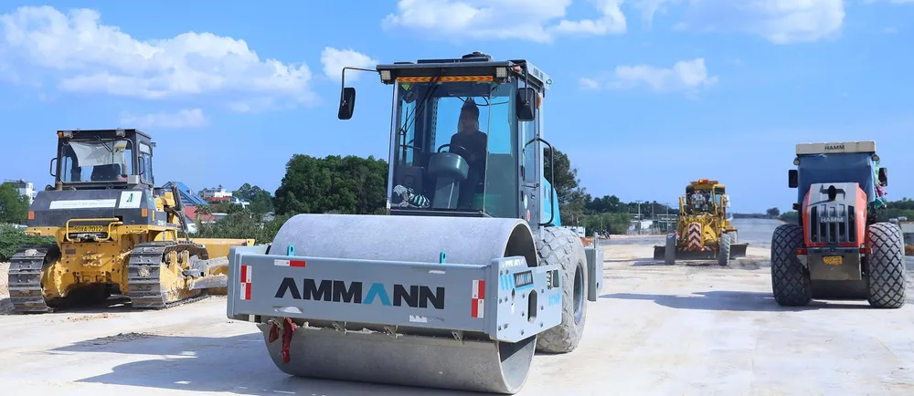 Chủ tịch UBND tỉnh Đồng Nai chúc tết công nhân thi công đường cao tốc Biên Hòa - Vũng Tàu - Ảnh 2