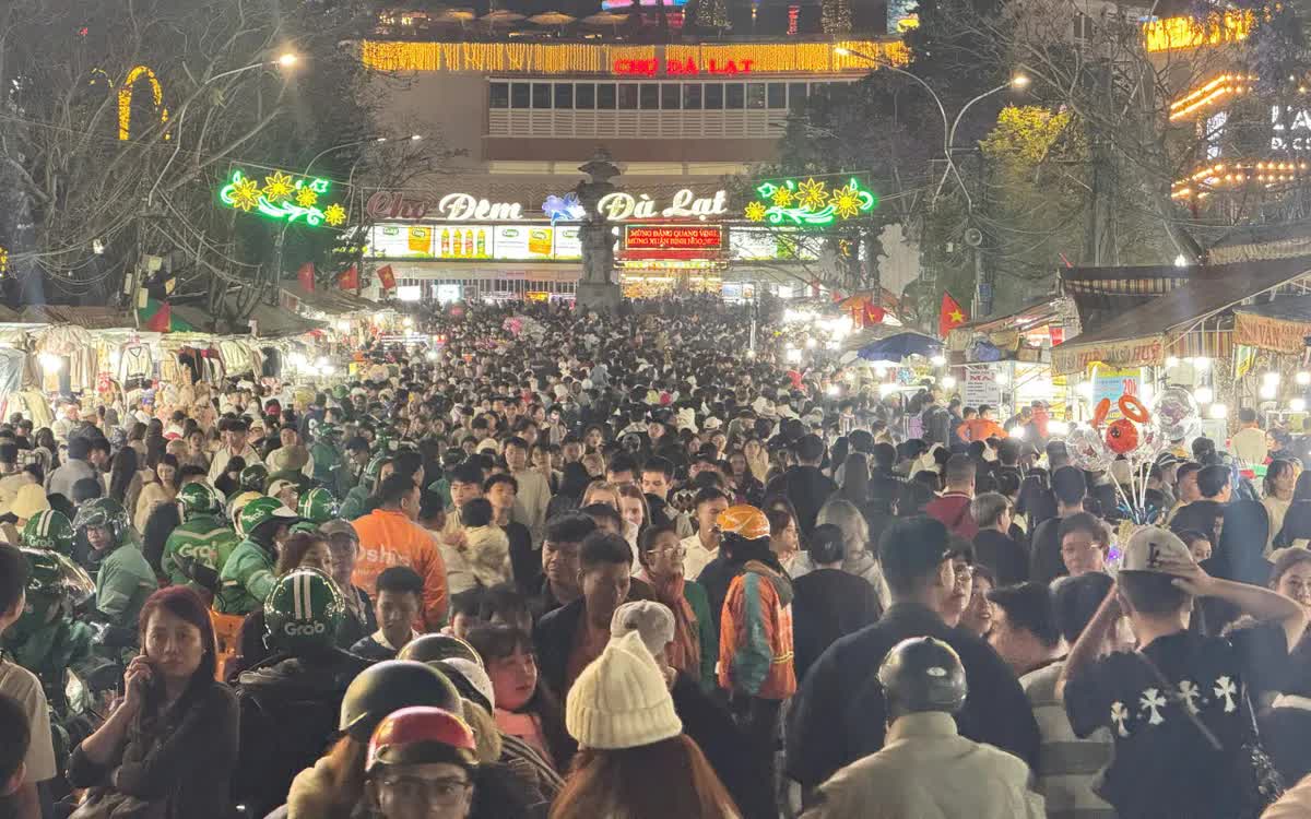 Lâm Đồng: Doanh thu du lịch chạm mốc 2.000 tỷ đồng dịp Tết Bính Ngọ 2026 - Ảnh 1