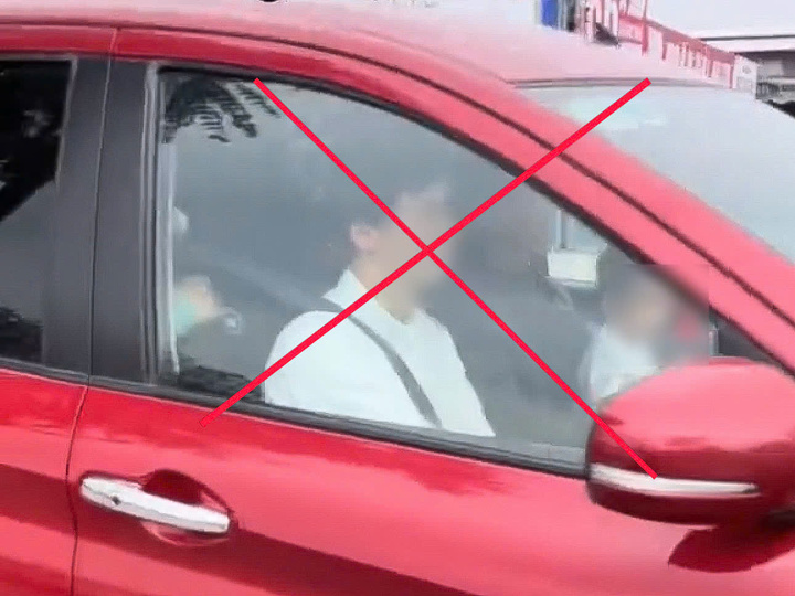 Phạt tài xế cho trẻ ngồi trước vô lăng khi lái xe ở Hà Nội - Ảnh 1