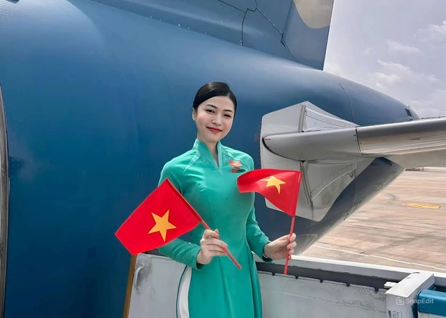 Tiếp viên Vietnam Airlines: Những 'đại sứ Việt Nam' trên hành trình đa văn hóa - Ảnh 1