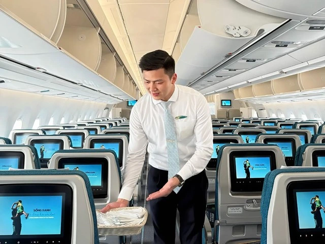 Tiếp viên Vietnam Airlines: Những 'đại sứ Việt Nam' trên hành trình đa văn hóa - Ảnh 2