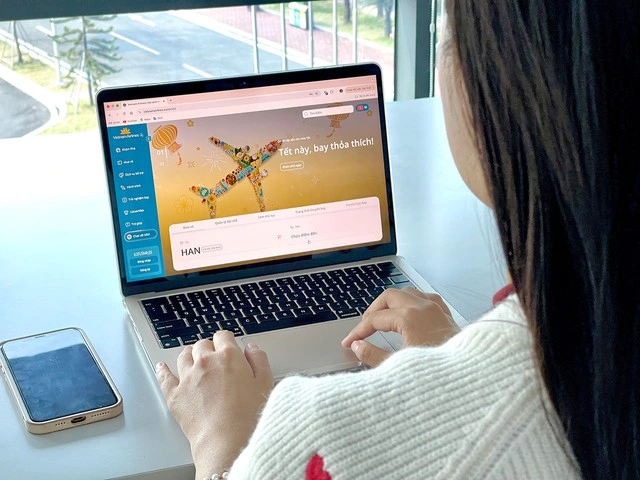 Phó tổng giám đốc Vietnam Airlines: ‘Hành trình của hành khách bắt đầu từ website’ - Ảnh 2