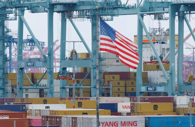 Mỹ ngừng thu thuế đối ứng từ trưa mai 24.2 - Ảnh 1