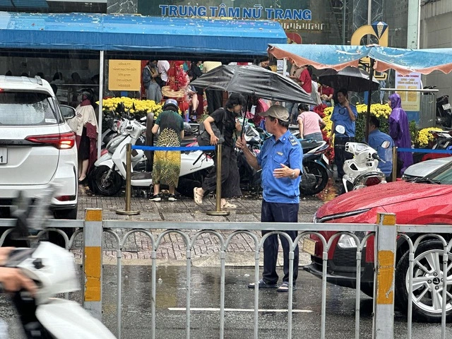 Giá vàng tăng trong ngày Thần tài - Ảnh 1