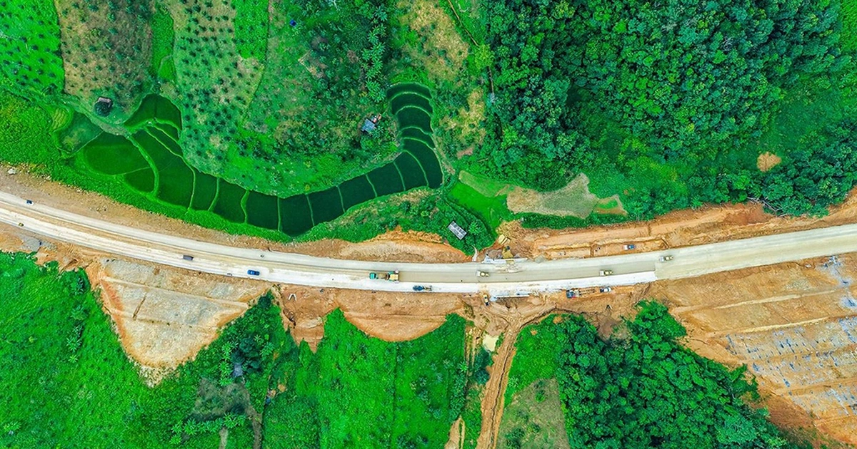 Đột phá hạ tầng điểm tựa khát vọng 'hóa rồng'