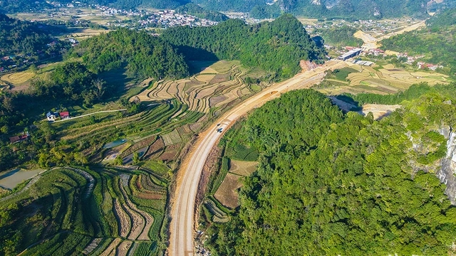 Đột phá hạ tầng điểm tựa khát vọng 'hóa rồng' - Ảnh 4